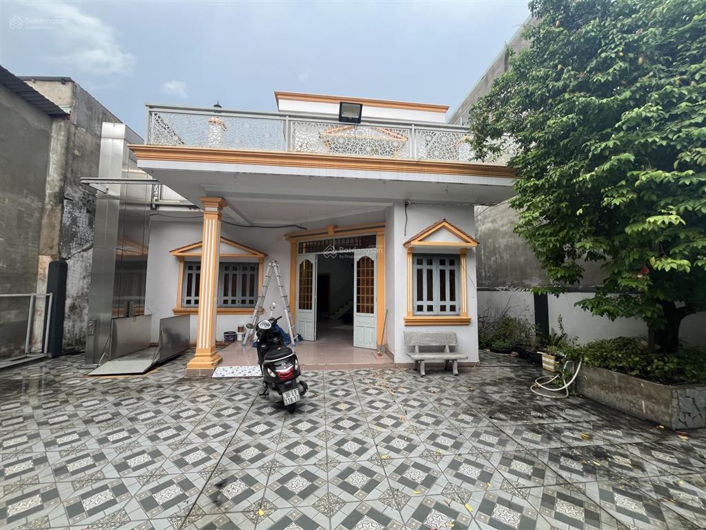 Cho thuê nhà vườn 250m2 đường nguyễn đức thiệu dĩ an sân để 4 xe hơi