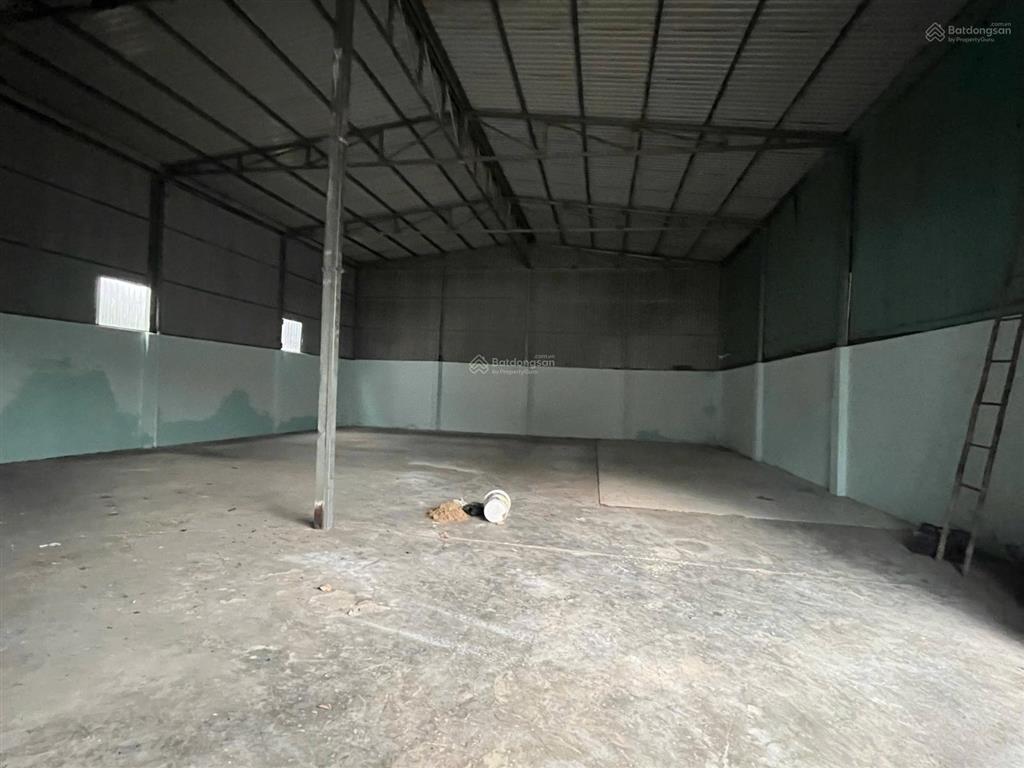 Cho thuê xưởng mặt bằng 250m2 mặt tiền kinh doanh đông hòa dĩ an