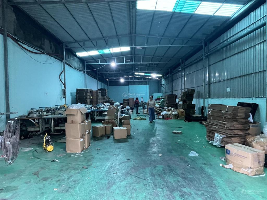 Cho thuê xưởng 300m2 gần chợ thông dụng phường an phú, thuận an có 3 pha