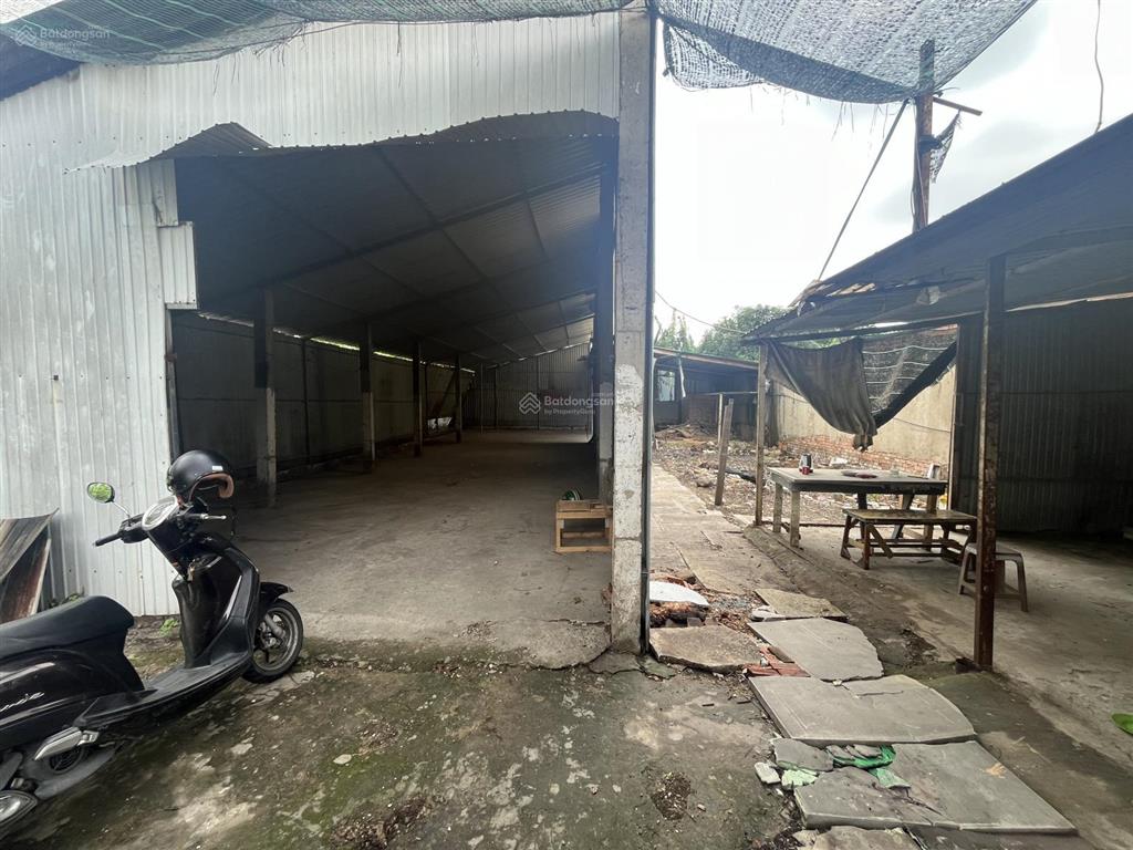 Cho thuê xưởng 400m2 cả sân phường bình thắng gần làng đại học