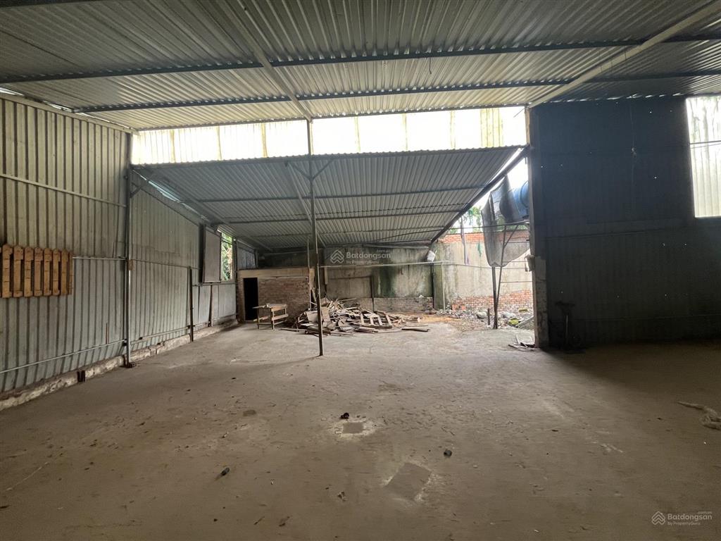 Cho thuê xưởng 400m2 cả sân phường bình thắng gần làng đại học
