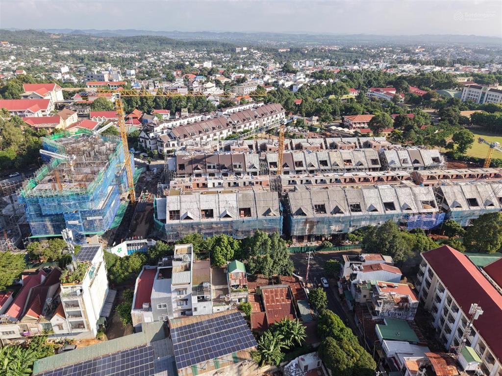 Nhà mặt tiền 5 lầu mai hắc đế tâm điểm eco palace