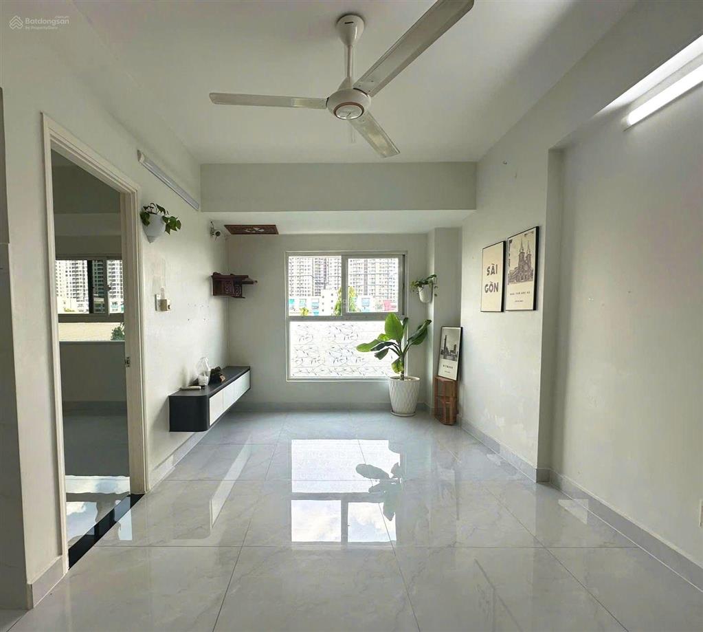 Bán căn hộ ehome 3 2pn, nhà decor đẹp, sổ hồng sẵn, giá tốt chỉ 2.72 tỷ