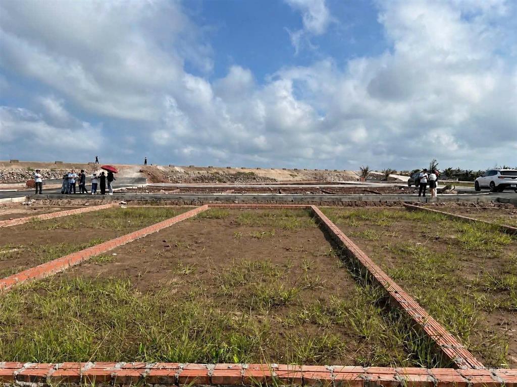 Anh chị mua đầu tư đừng bỏ qua lô đất này, kđt mới phân lô, kinh doanh sầm uất ngày đêm