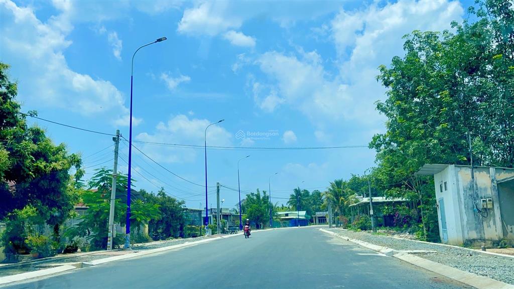 Mặt tiền đường huyện lớn họa mi, ngay trung tâm chơn thành 237,7m2 có 50m2 đất đô thị giá 750 triệu