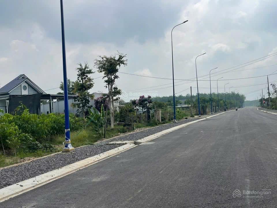 Mặt tiền đường huyện lớn họa mi, ngay trung tâm chơn thành 237,7m2 có 50m2 đất đô thị giá 750 triệu