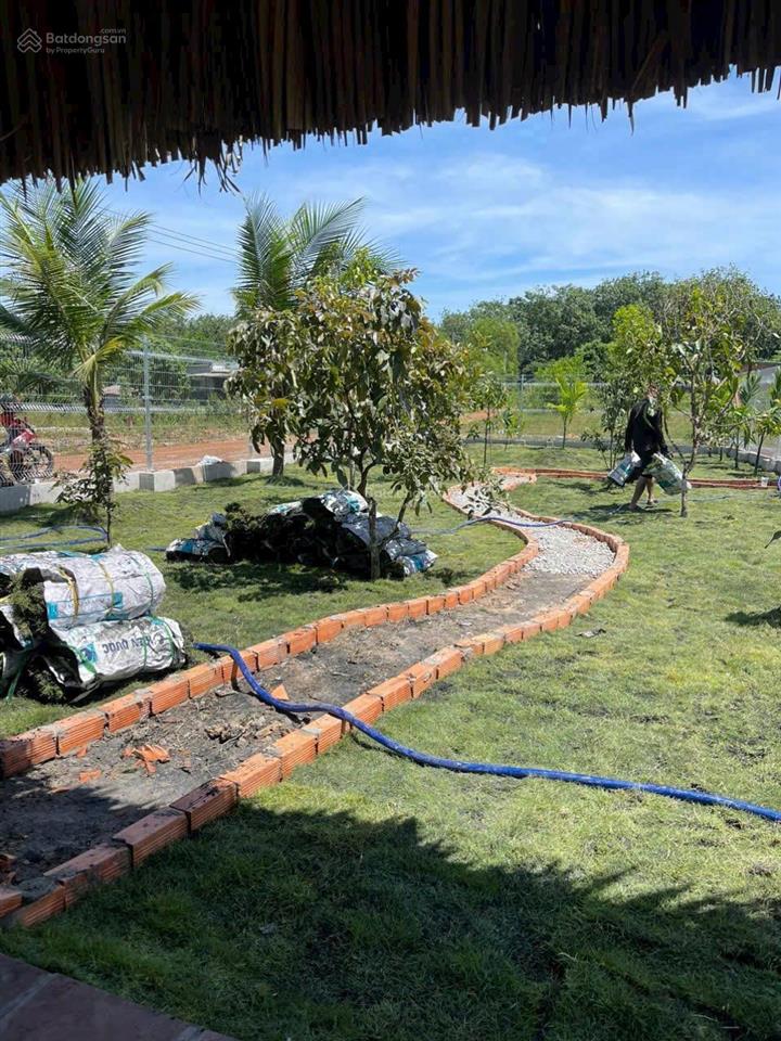 Cần tiền bán lại lô đất mặt tiền đt 750 với giá 960 triệu có 100m2 thổ cư