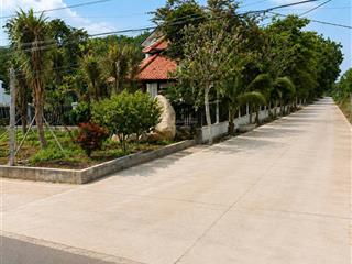 Lô đất ngay trung tâm chơn thành, mặt tiền cao bá quát vào 50m, 272m2 có 60m2 đất odt giá 660 triệu