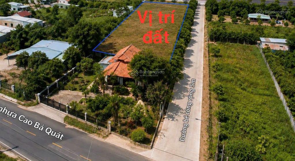 Lô đất ngay trung tâm chơn thành, mặt tiền cao bá quát vào 50m, 272m2 có 60m2 đất odt giá 660 triệu