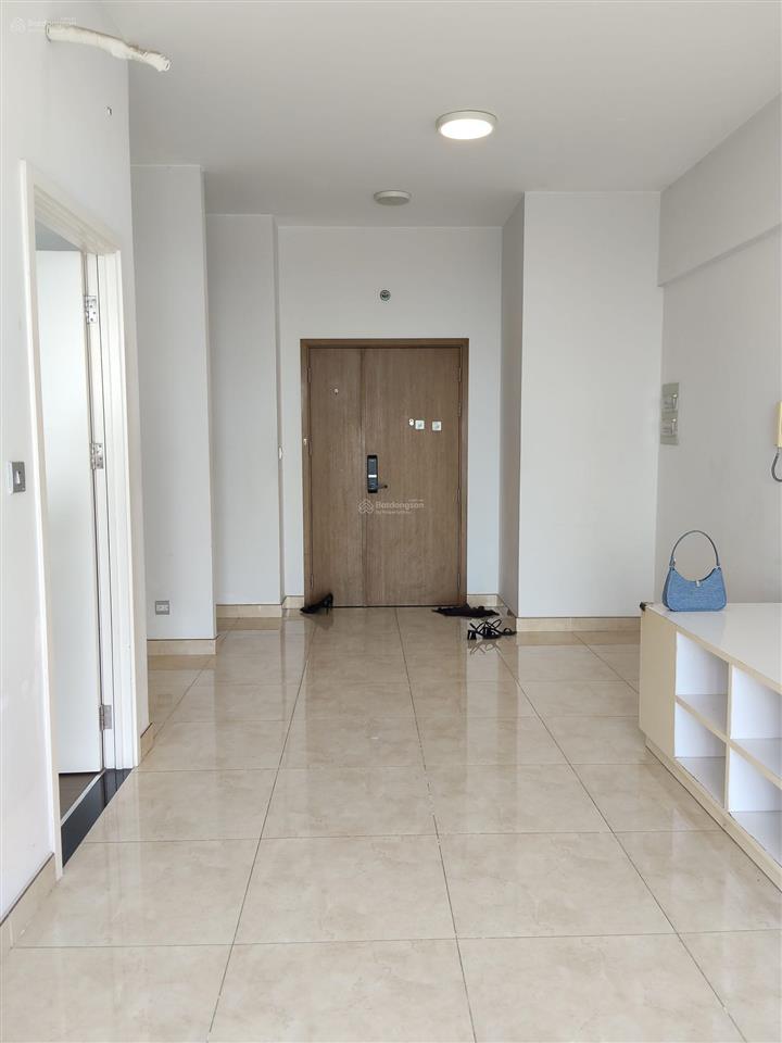 Cho thuê duplex sân vườn luxgarden, 160m2, tầng cao nhất