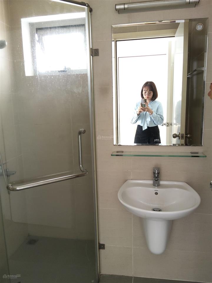 Cho thuê duplex sân vườn luxgarden, 160m2, tầng cao nhất