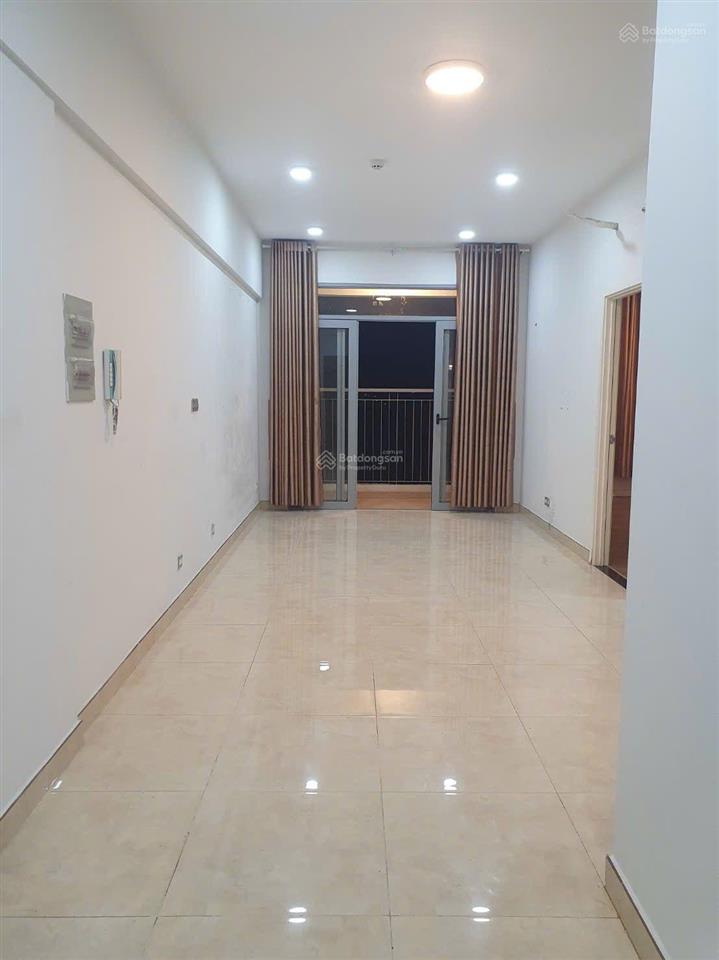 Cho thuê duplex sân vườn luxgarden, 160m2, tầng cao nhất