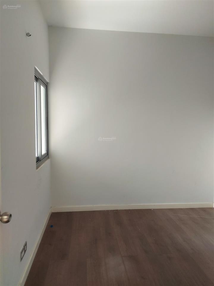Bán căn hộ sân vườn riêng, chung cư luxgarden q7, sổ hồng sẵn tay, công chứng trong ngày