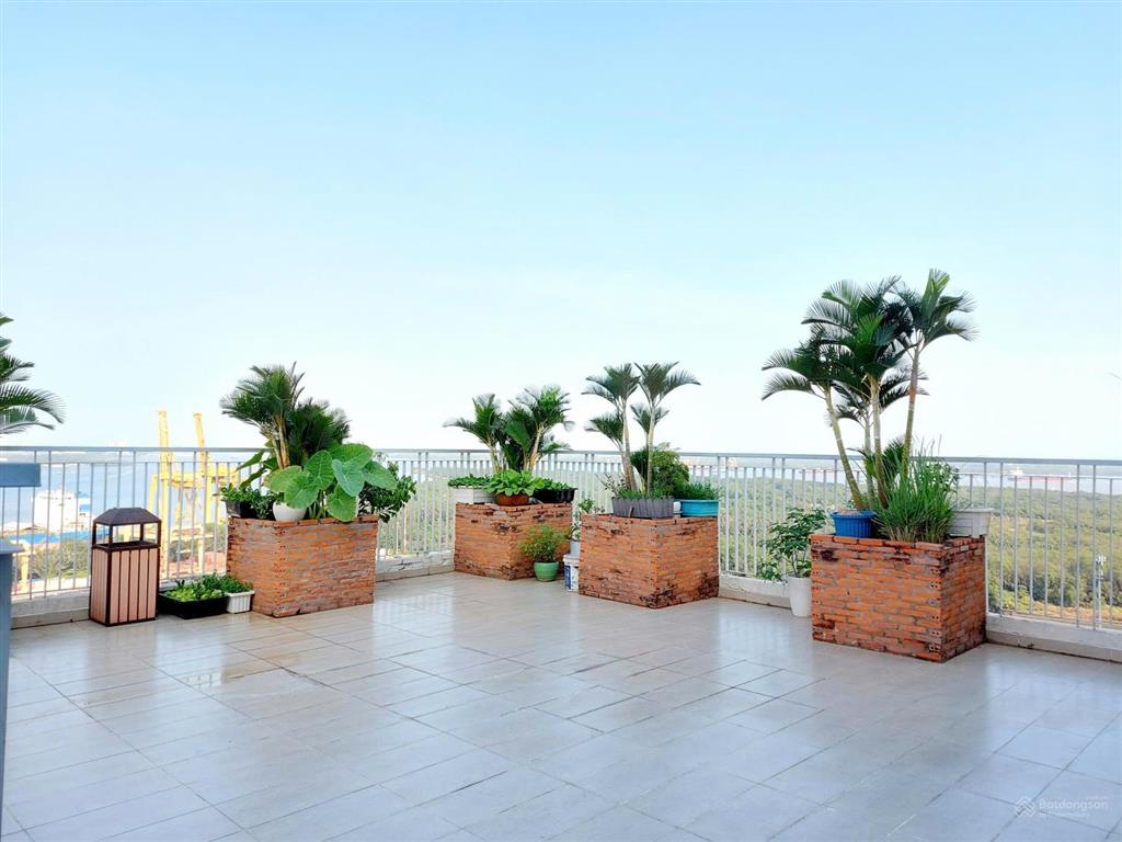 Bán căn góc 2pn, 74m2, tầng cao view sông, full nội thất, sổ hồng sẵn