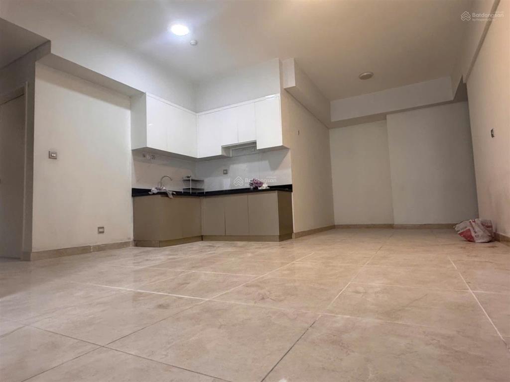 Bán căn góc 2pn, 74m2, tầng cao view sông, full nội thất, sổ hồng sẵn