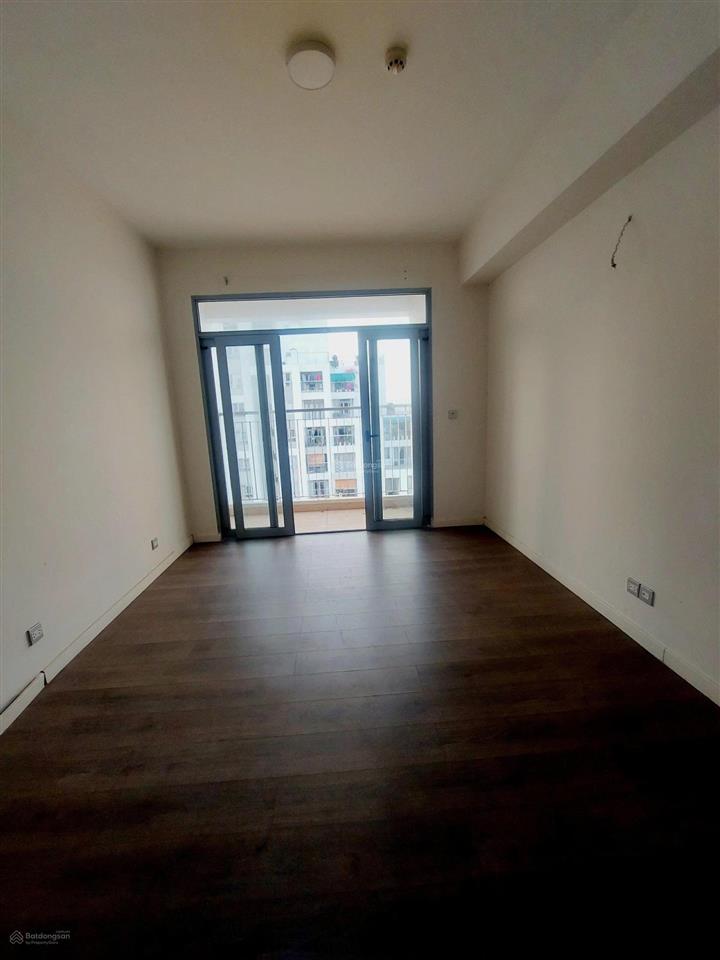 Cho thuê 2pn, 76m2, luxgarden q7, nội thất cơ bản, 9 triệu