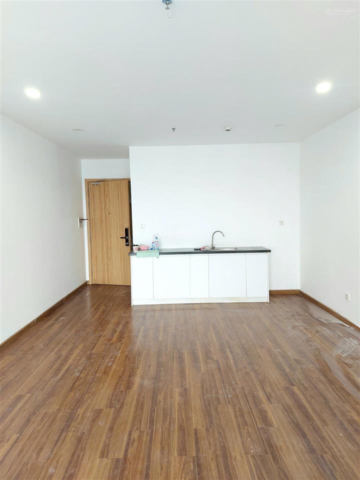 Cho thuê giá rẻ studio, the east gate, 44m2, rèm,4tr5/th .  0978 272 *** (zalo)