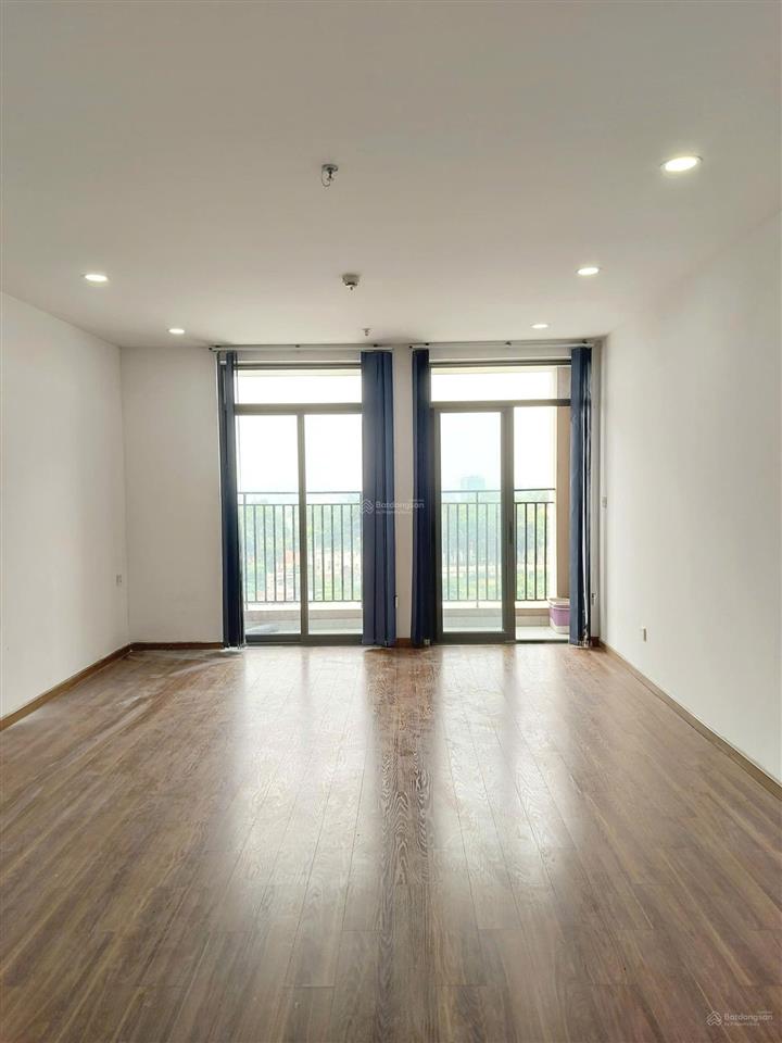 Cho thuê giá rẻ studio, the east gate, 44m2, rèm,4tr5/th .  0978 272 *** (zalo)