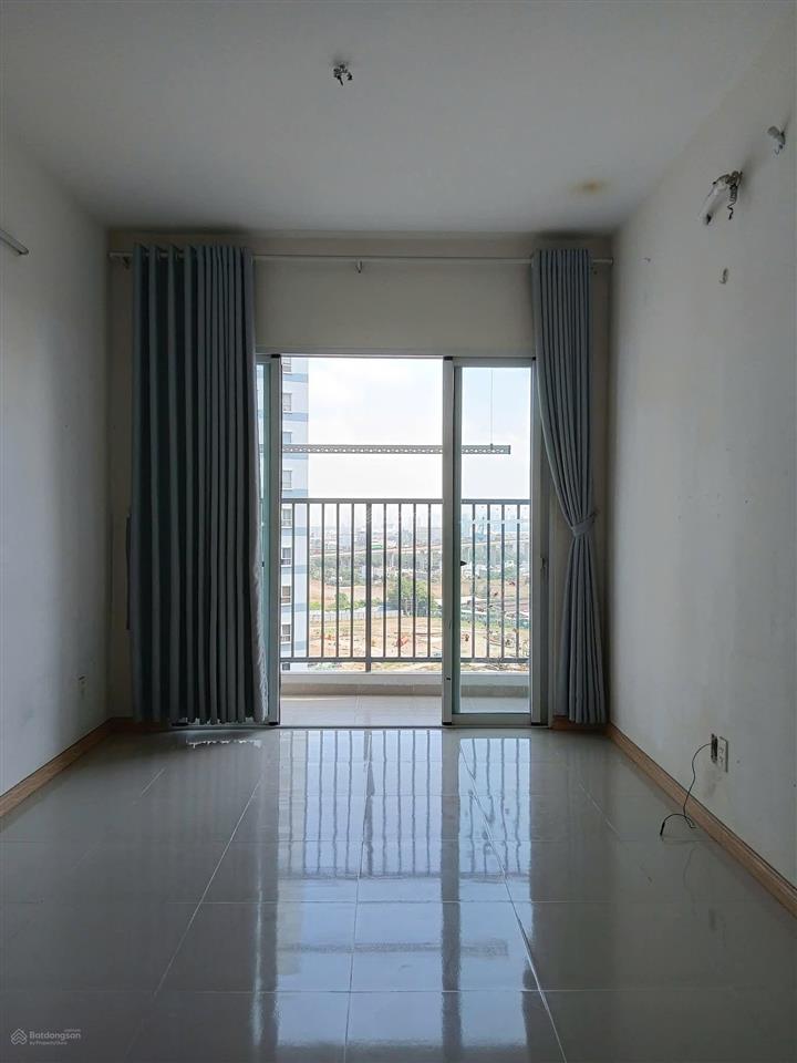 Cho thuê 1pn, jamonacity, q7, nhà trống có rèm, 8 triệu. ở liền