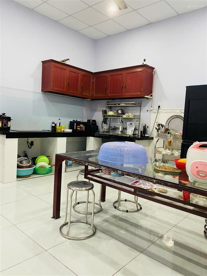Cho thuê nhà mặt tiền đường hoàng cầm, rộng 200m2, 8 triệu