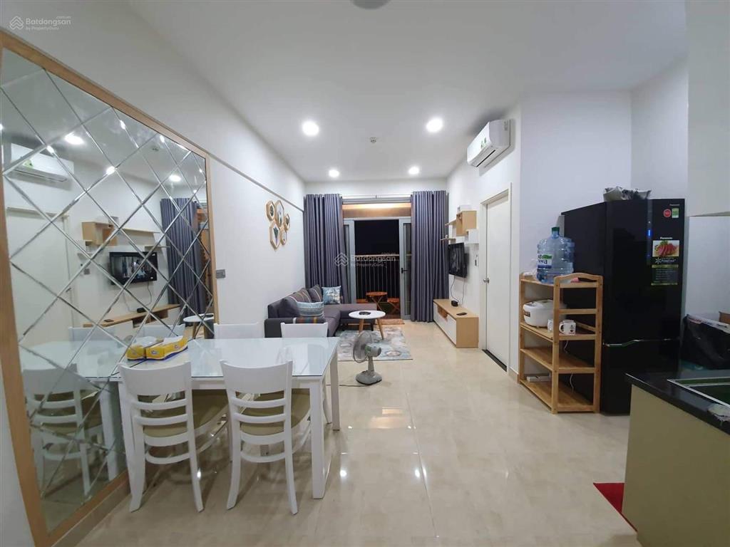 Bán căn 2pn 62m2, nội thất, view trực diện sông, sổ hồng có sẵn