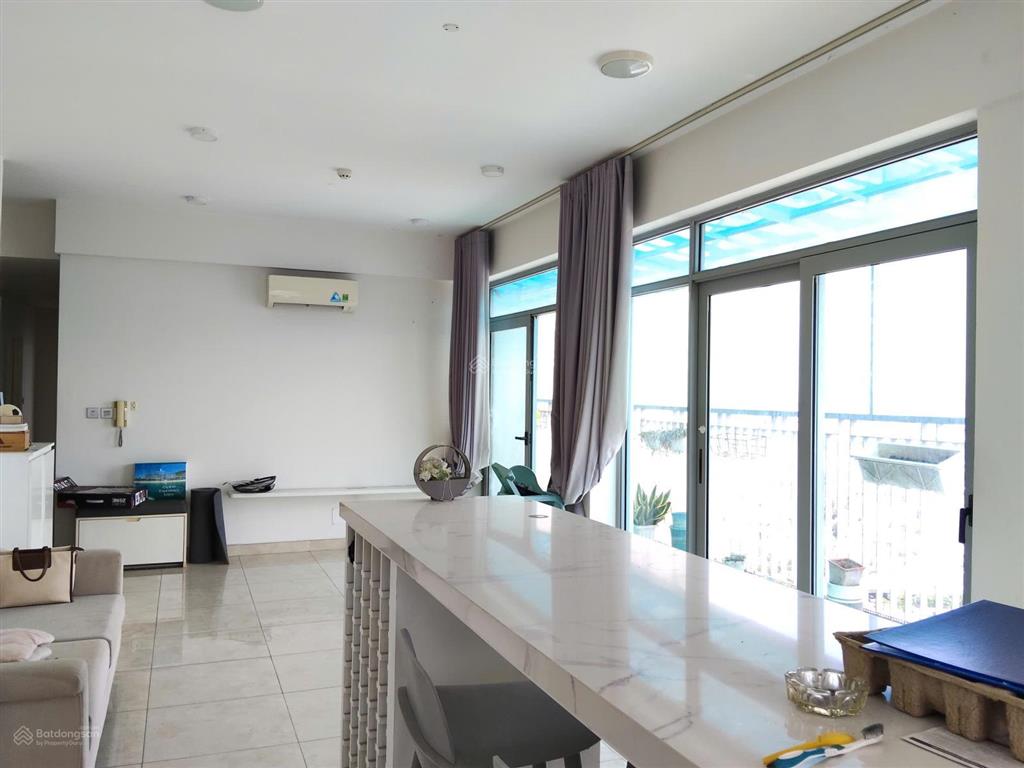 Bán căn 2pn 62m2, nội thất, view trực diện sông, sổ hồng có sẵn