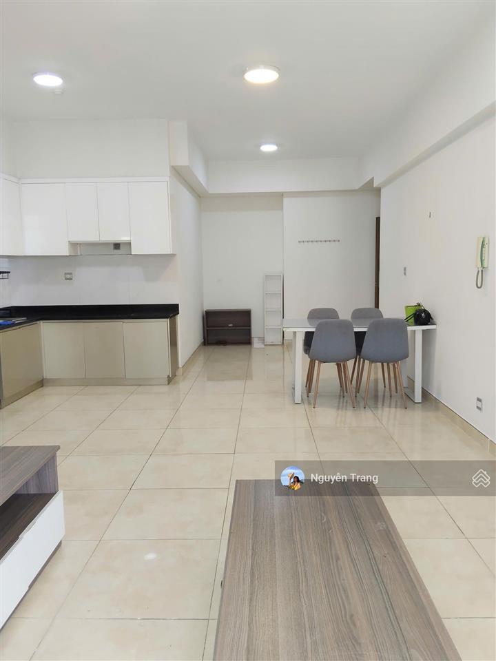 Cho thuê căn góc 2pn luxgarden, 11 triệu, có thể dọn liền