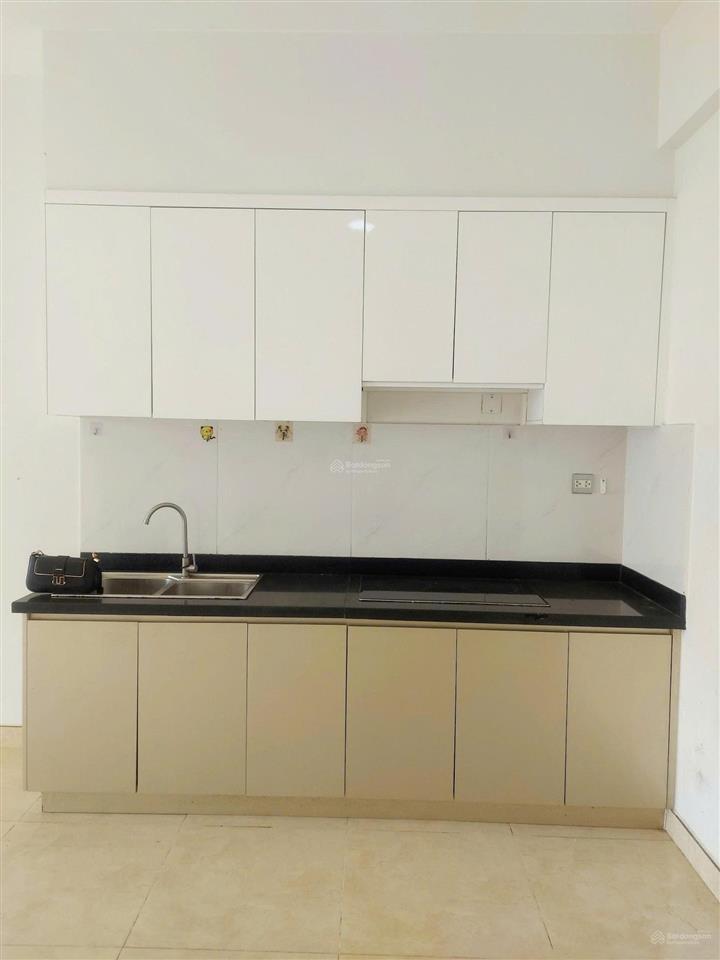 Bán căn 2pn luxgarden view sông, sổ hồng, tầng trung đẹp, giá thương lượng