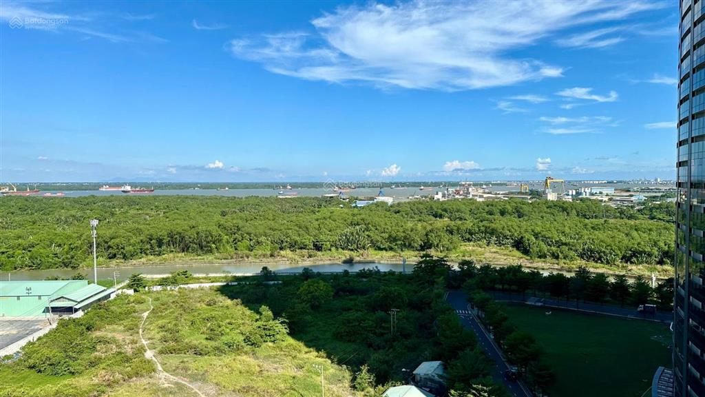Bán căn 2pn luxgarden view sông, sổ hồng, tầng trung đẹp, giá thương lượng