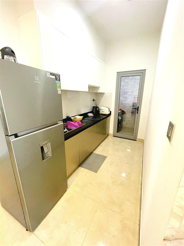 Cho thuê 2pn/2wc, luxgarden, 77m2, giá 11 triệu, full nội thất