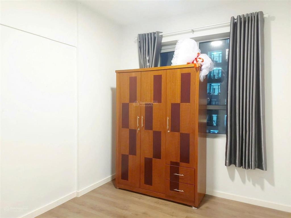 Cho thuê giá rẻ, 2pn, 69m2, luxgarden q7, có nội thất cơ bản, 9 triệu