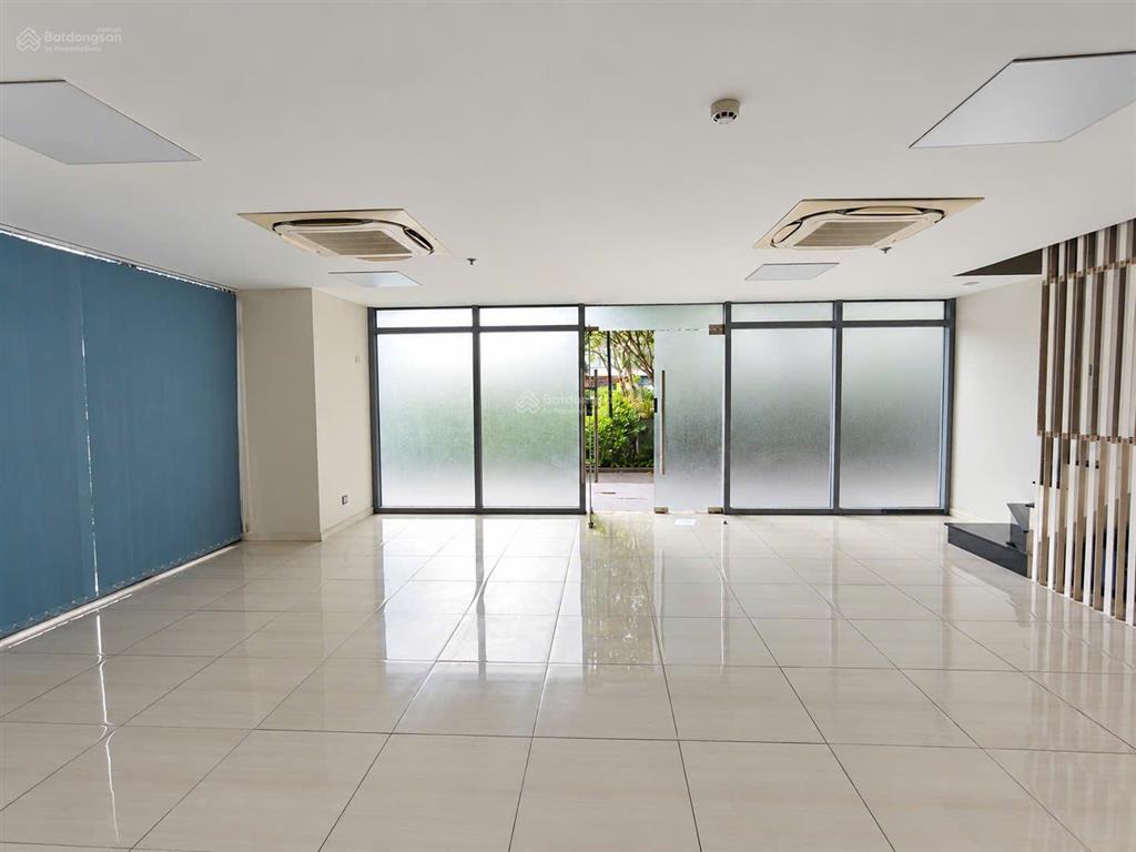 Shophouse căn góc 130m2, 1 trệt 1 lầu, chung cư luxgarden q7