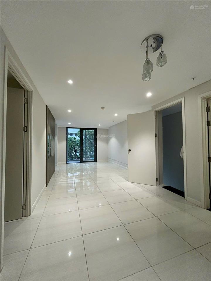 Shophouse căn góc 130m2, 1 trệt 1 lầu, chung cư luxgarden q7