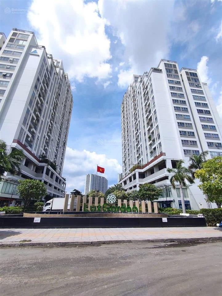 Cho thuê căn shophouse luxgarden q7, 10 triệu/th.  0978 272 ***  có zalo