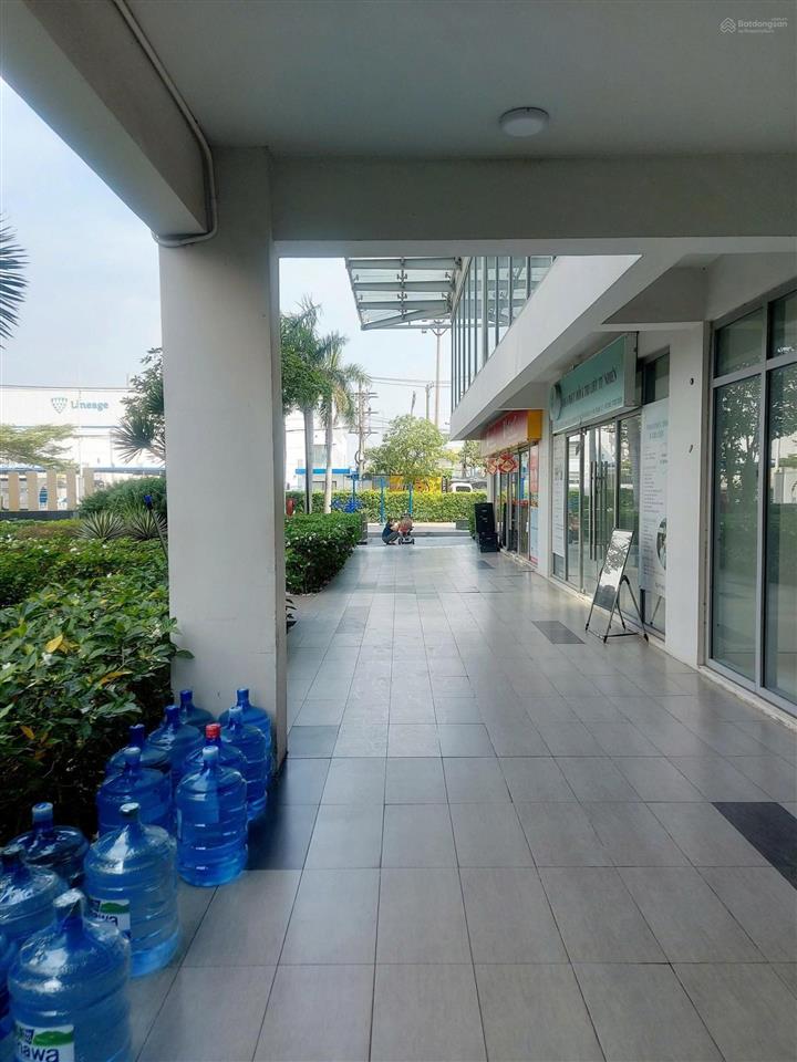 Cho thuê căn shophouse luxgarden q7, 10 triệu/th.  0978 272 ***  có zalo