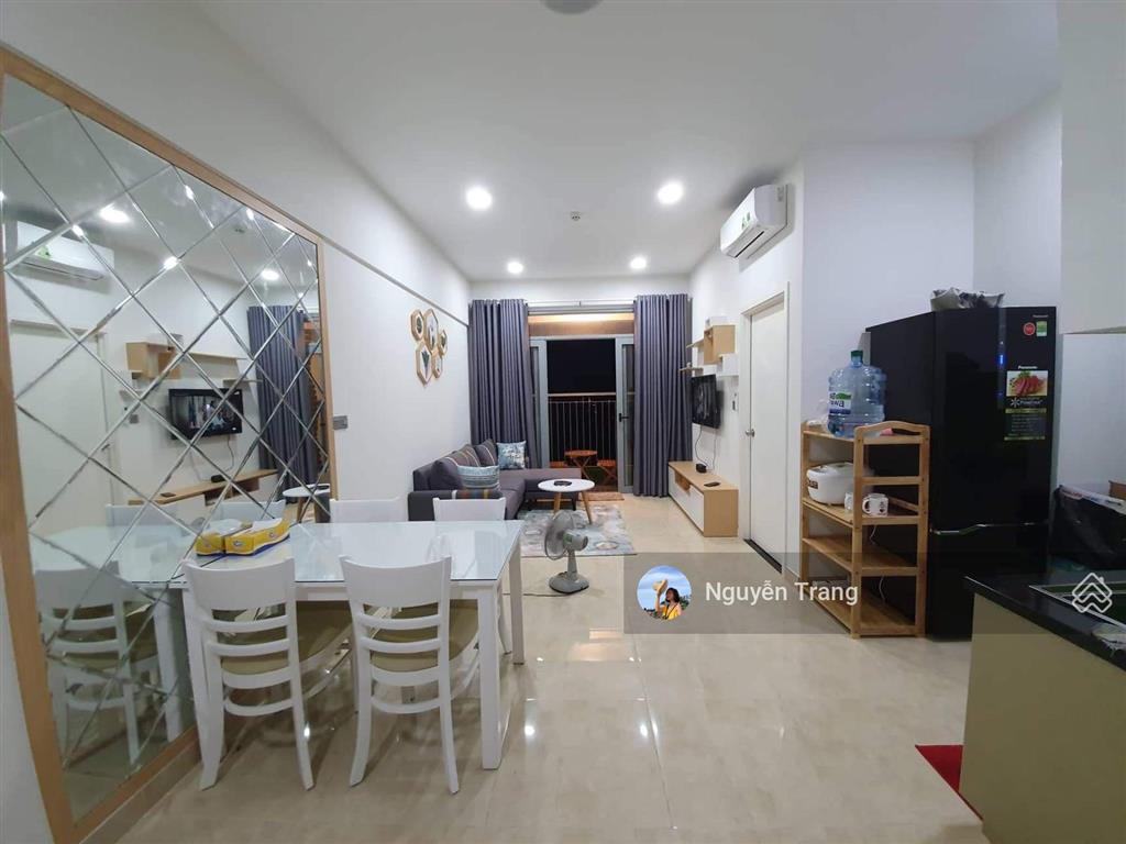 Giá chính chủ, bán gấp 2pn luxgarden, 3 tỷ 3, sổ hồng sẵn