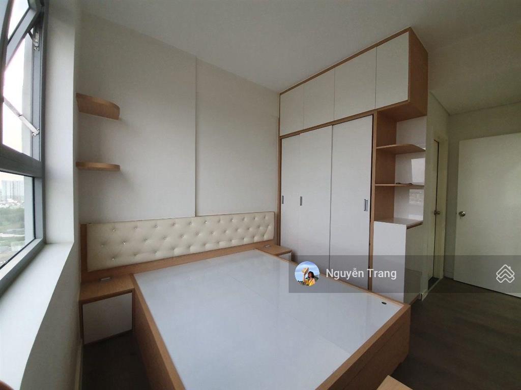 Giá chính chủ, bán gấp 2pn luxgarden, 3 tỷ 3, sổ hồng sẵn