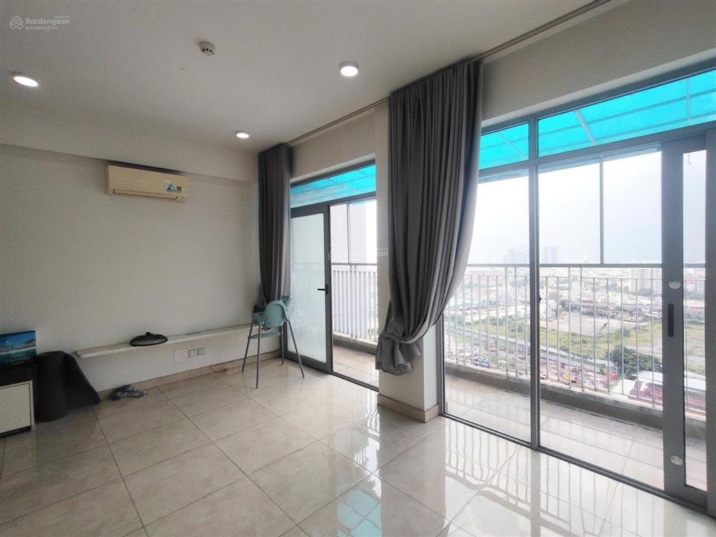 Cho thuê căn góc 3pn luxgarden, 115m2, 12 triệu, tầng cao