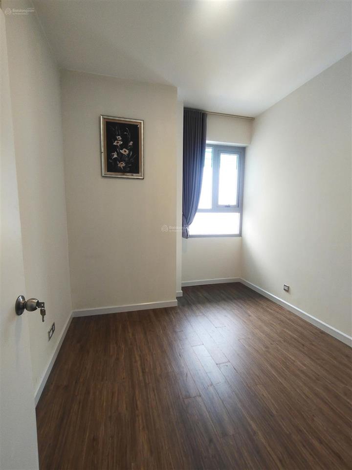Cho thuê căn góc 3pn luxgarden, 115m2, 12 triệu, tầng cao