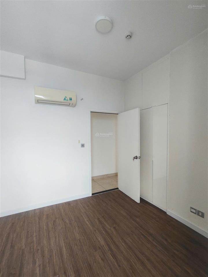 Cho thuê căn góc 3pn luxgarden, 115m2, 12 triệu, tầng cao