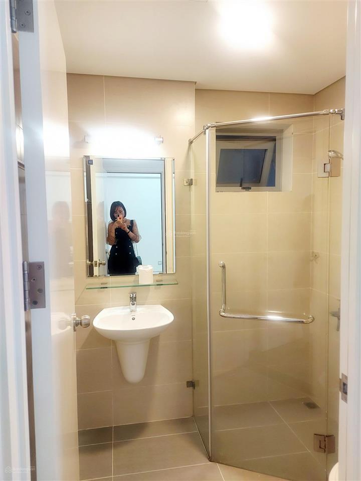 Bán căn 2pn 77m2, luxgarden q7, sổ hồng, ban công rộng