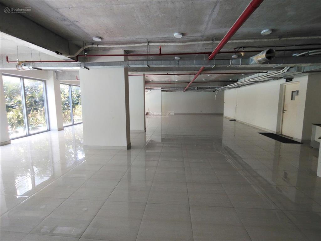 Shophouse luxgarden q7, 252m2, 25 triệu/tháng, như hình