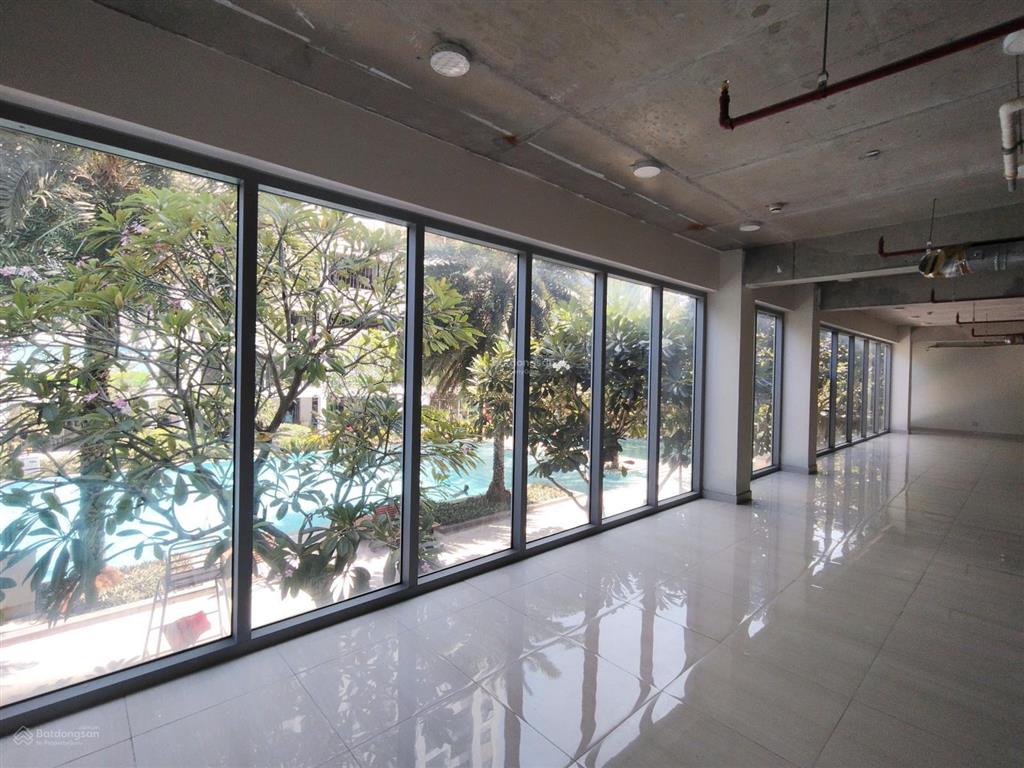 Shophouse luxgarden q7, 252m2, 25 triệu/tháng, như hình