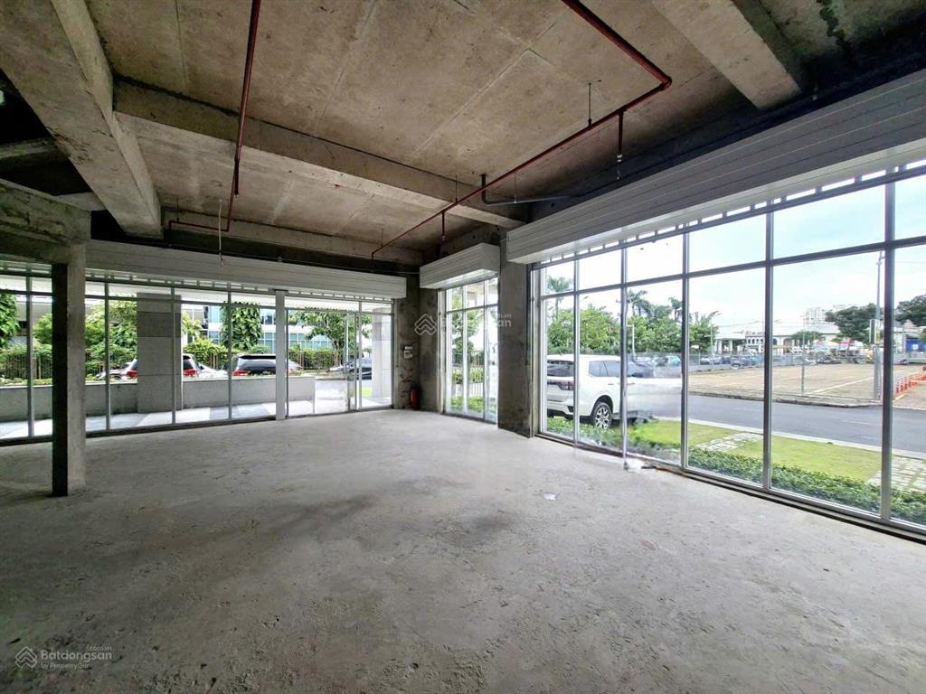 Cho thuê căn góc shophouse scenic valley 2, 209m2