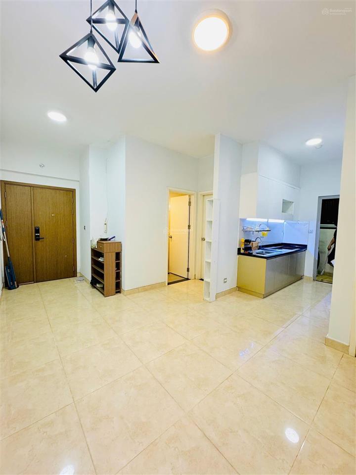 Cho thuê căn góc 2pn 68m2, luxgarden q7