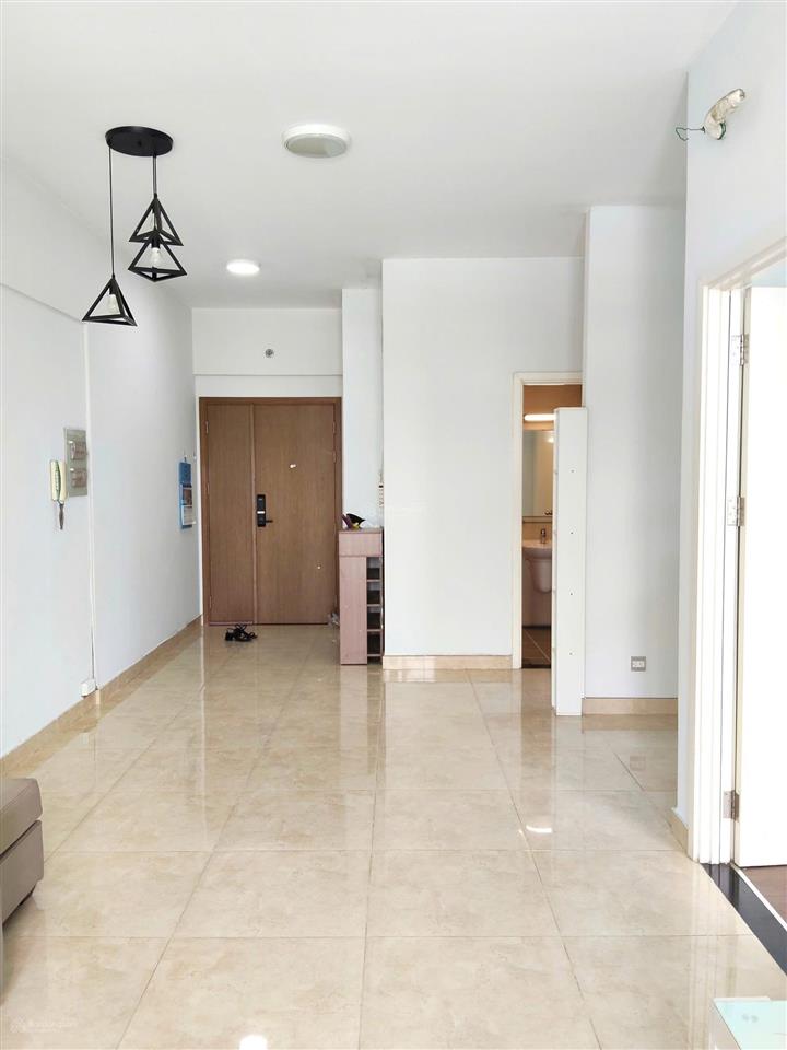 Cho thuê căn góc 2pn 68m2, luxgarden q7