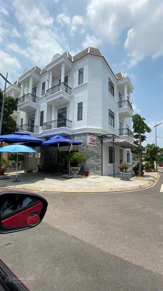 Bán nhà 1 trệt 2 lầu 1 tum 4 phòng sổ hồng riêng đường nhựa ô tô thông chỉ cần 700tr nhận nhà