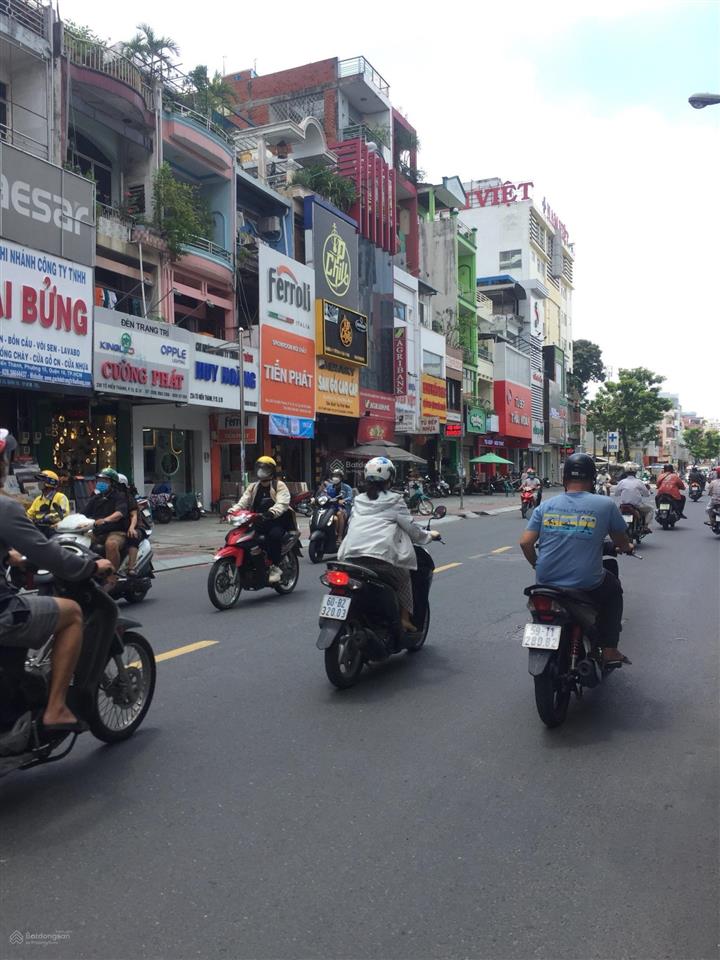 Mặt tiền hoàng văn thụ, p.4, ngã 4 út tịch (4,3 x 30m), 4 tầng, khúc lề rộng, giá 27 tỷ