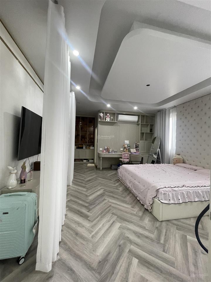Biệt thự góc 2 mặt tiền sao đỏ anh dũng 2, quá đẹp