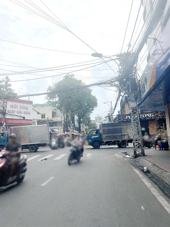 Nhà 3 tầng mặt tiền kinh doanh Đinh Hoà P13Q8. Giá 8.2 tỷ